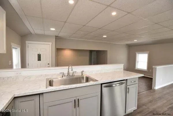 $1,700 | 2018 West Street, Unit 2, Galway, NY 12074