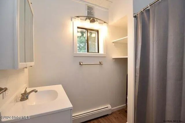 $1,700 | 2018 West Street, Unit 2, Galway, NY 12074