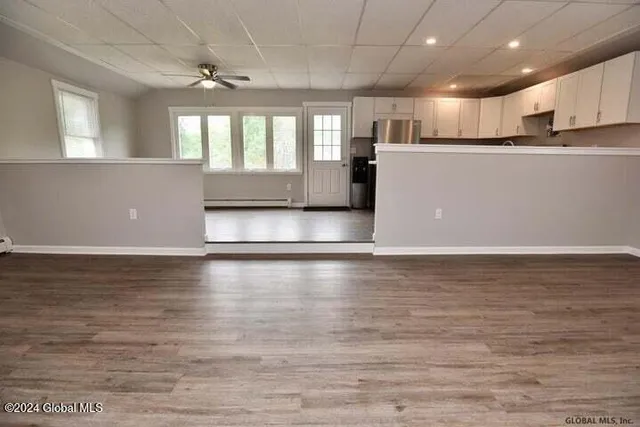 $1,700 | 2018 West Street, Unit 2, Galway, NY 12074