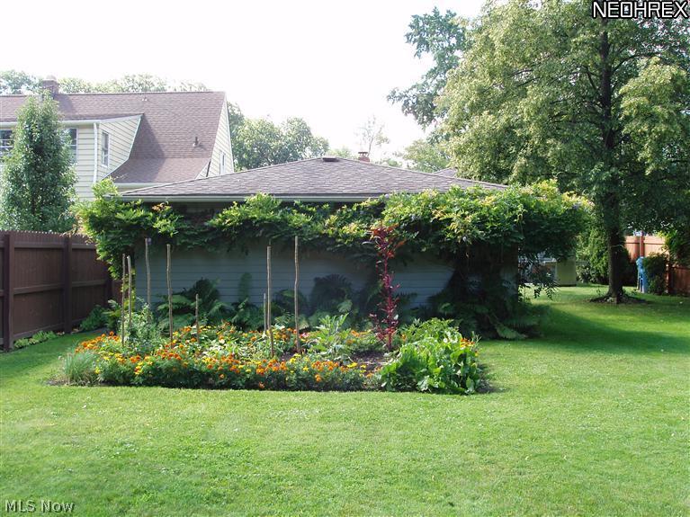 2208 Keystone Road Cleveland, OH 44134 - Photo 6 of 17 Lush garden behind garage.