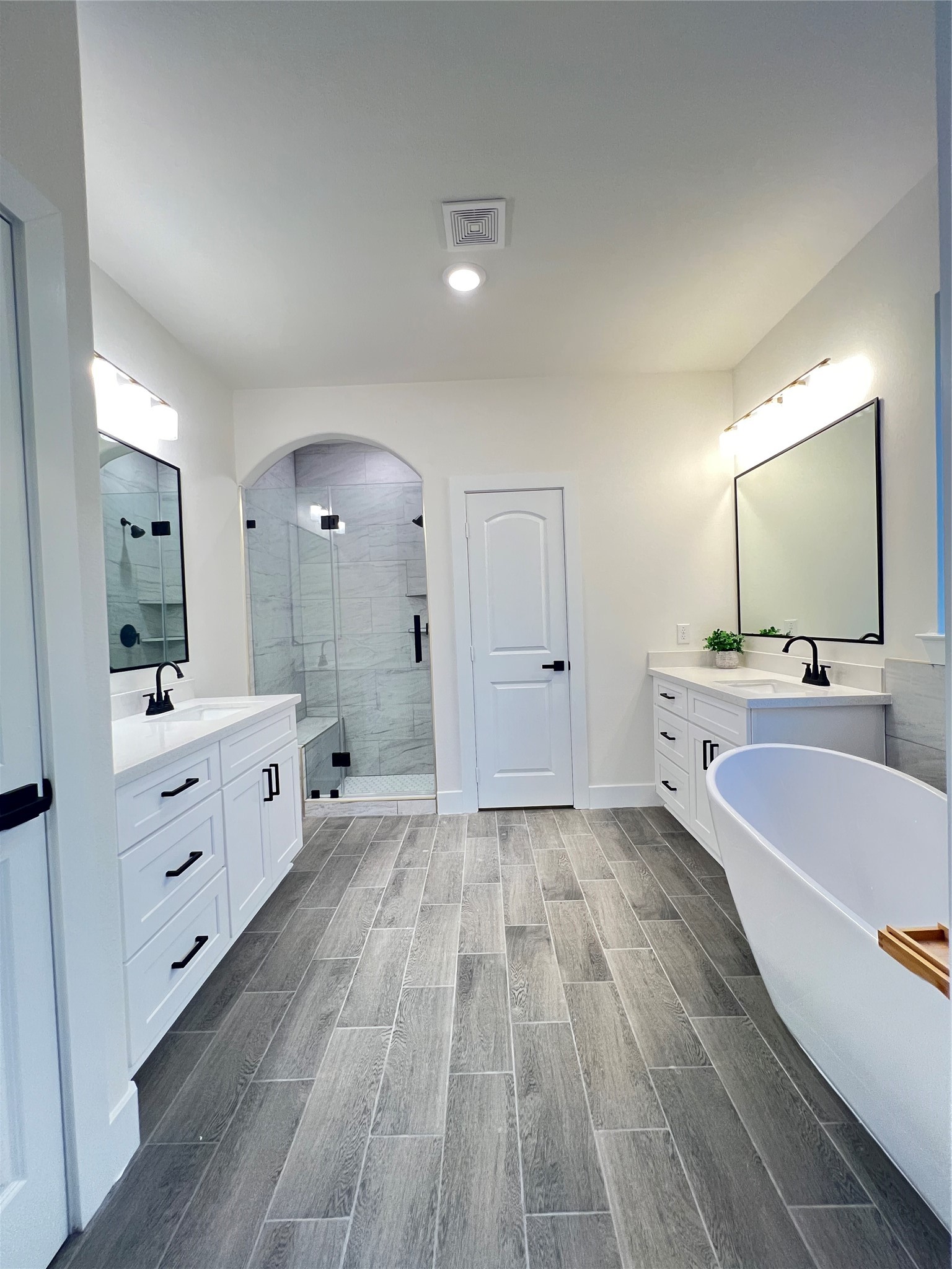 12911 Green Valley Drive Rosharon, TX 77583 - Photo 33 of 49 Spacious master bathroom