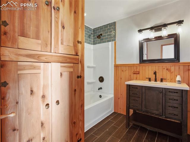 3145 Cedar Mountain Road Divide, CO 80814 - Photo 14 of 22 Full bath.