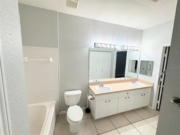 $1,700 | 4305 Bayside Village Drive, Unit 104, Tampa, FL 33615