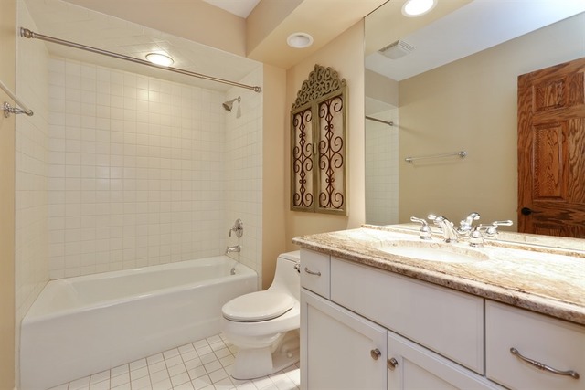 3 Tartan Ridge Road Burr Ridge, IL 60527 - Photo 11 of 15