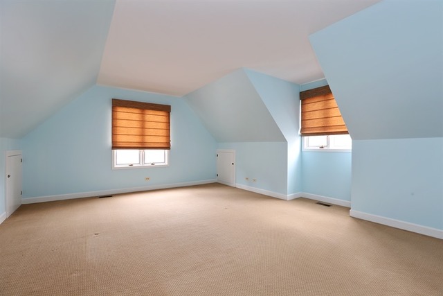 3 Tartan Ridge Road Burr Ridge, IL 60527 - Photo 12 of 15