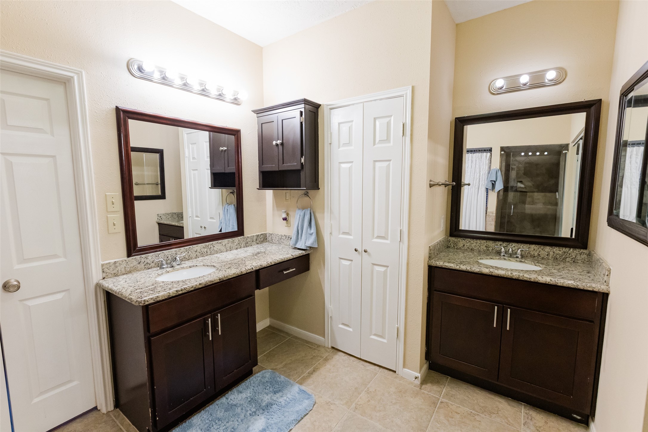 14602 Liscomb Drive Houston, TX 77084 - Photo 10 of 48 His and Her sinks in the Master ensuite.