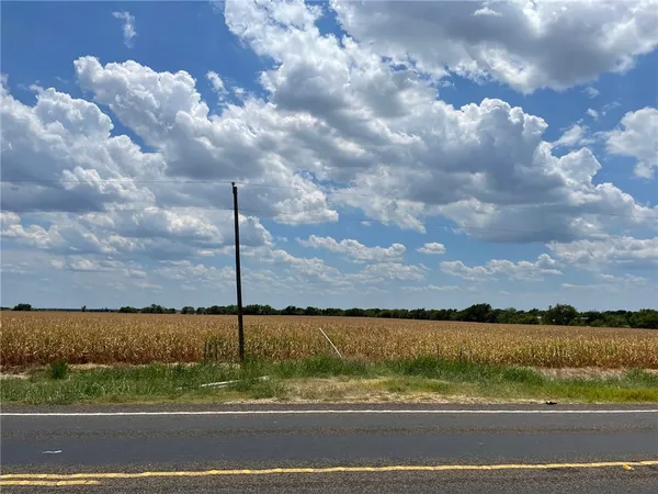 $568,700 | 19845 Fm 485 Highway, Burlington, TX 76519