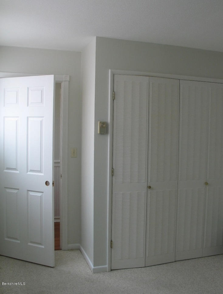 189 Stratton Road, Unit D1 Williamstown, MA 01267 - Photo 6 of 9 Bedroom 2