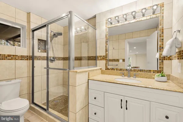 $1,750,000 | 5001 Overlea Court, Bethesda, MD 20816