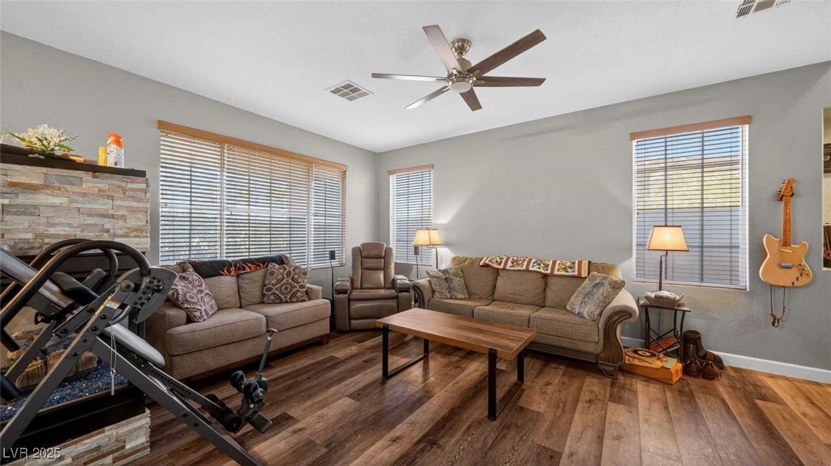 742 Solitude Point Avenue Henderson, NV 89012 - Photo 11 of 35