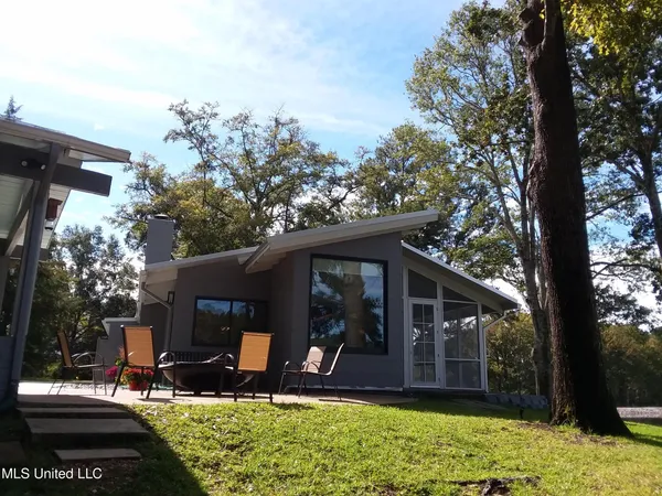 $1,295,000 | 683 B Cedar Hill Road, Flora, MS 39071