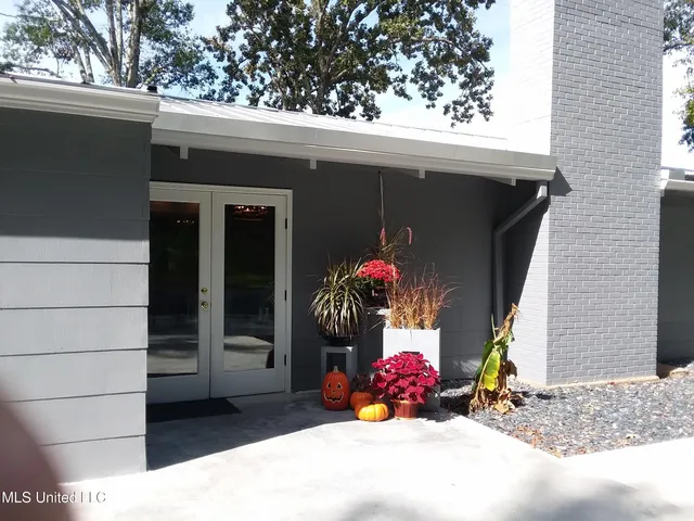 $1,295,000 | 683 B Cedar Hill Road, Flora, MS 39071