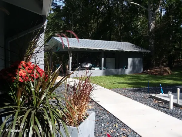 $1,295,000 | 683 B Cedar Hill Road, Flora, MS 39071