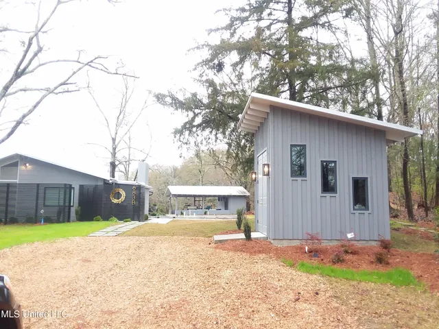 $1,295,000 | 683 B Cedar Hill Road, Flora, MS 39071