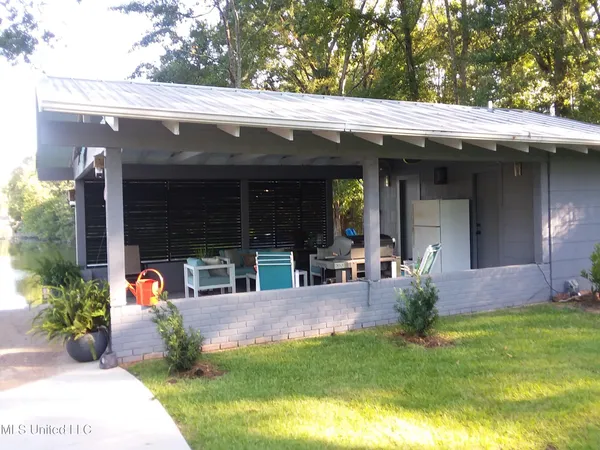 $1,295,000 | 683 B Cedar Hill Road, Flora, MS 39071