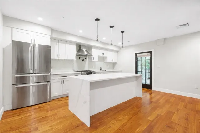 $3,950 | 113-115 Falcon Street, Unit 1133, Boston, MA 02128