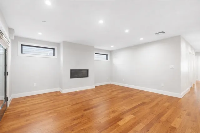 $3,950 | 113-115 Falcon Street, Unit 1133, Boston, MA 02128