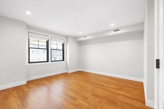 $3,950 | 113-115 Falcon Street, Unit 1133, Boston, MA 02128