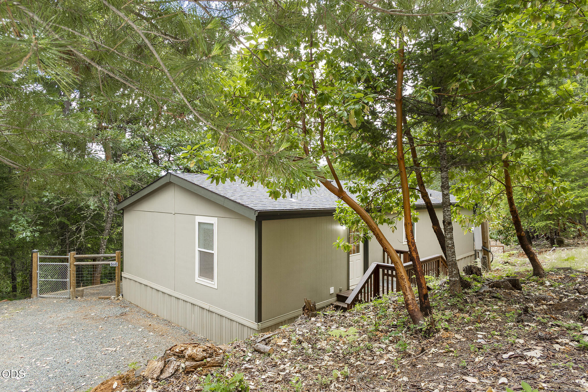 308 Limpy Creek Road Grants Pass, OR 97527 - Photo 2 of 50