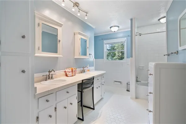 $650,000 | 400 Simpson Road Northeast, White, GA 30184