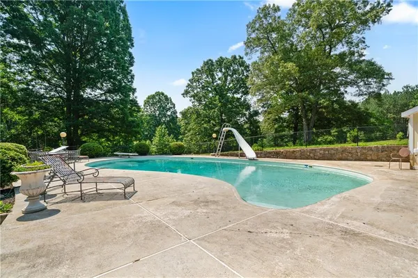 $650,000 | 400 Simpson Road Northeast, White, GA 30184