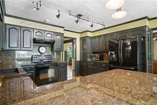 $650,000 | 400 Simpson Road Northeast, White, GA 30184