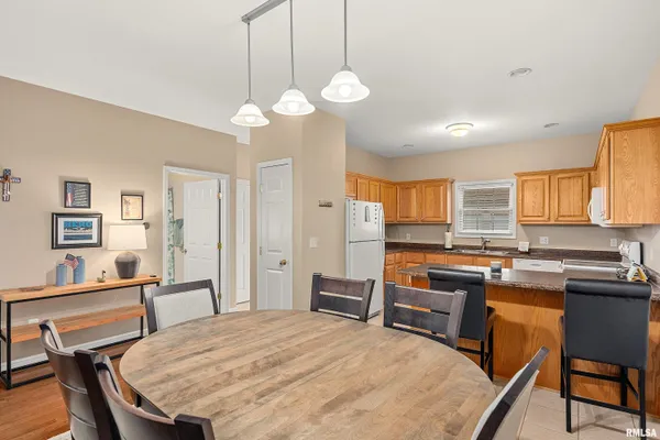 $189,900 | 922 West Trailcreek Drive, Peoria, IL 61614