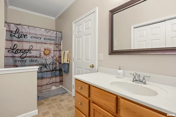 $189,900 | 922 West Trailcreek Drive, Peoria, IL 61614