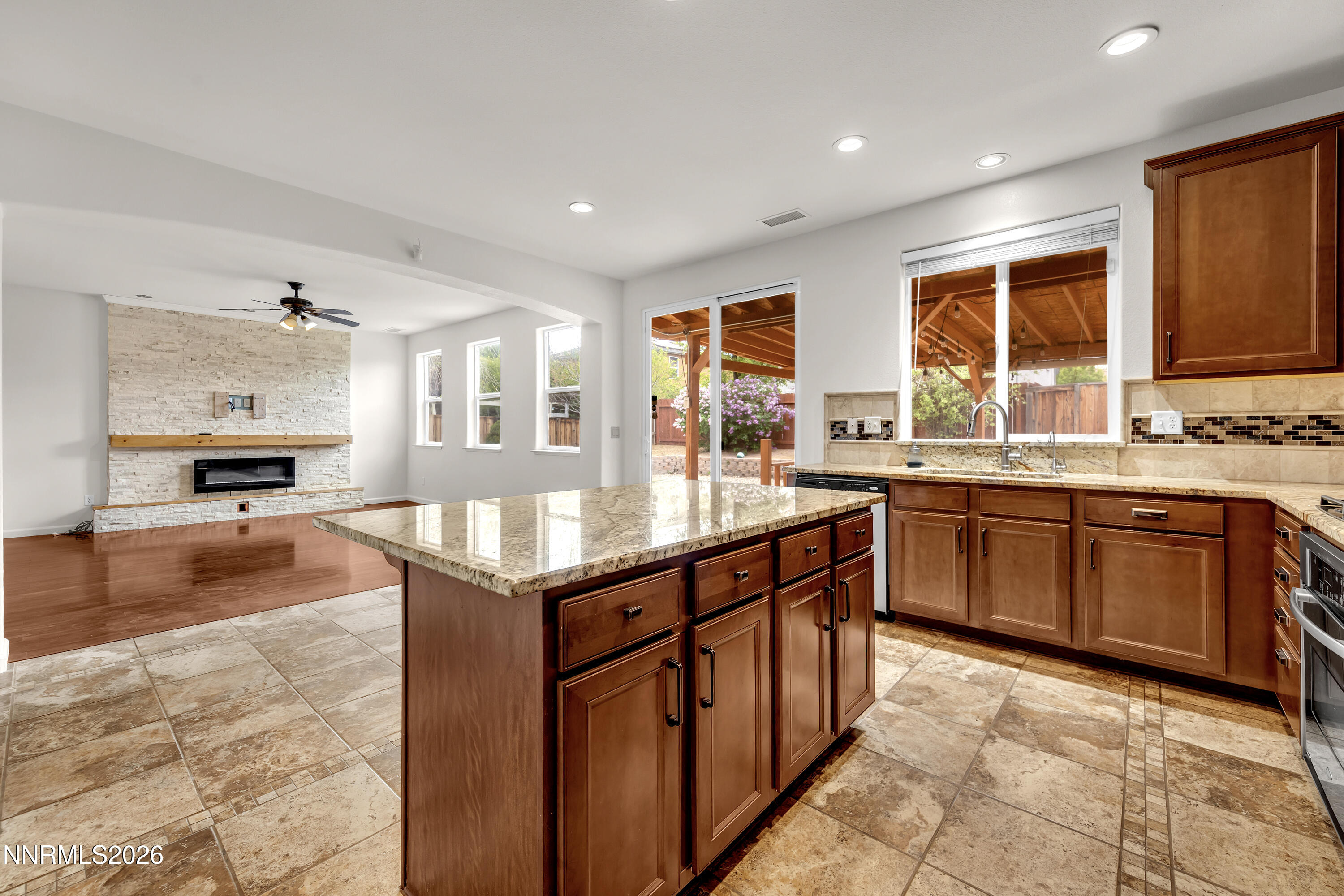 370 Pesaro Way Reno, NV 89521 - Photo 12 of 57 Presaro370-013