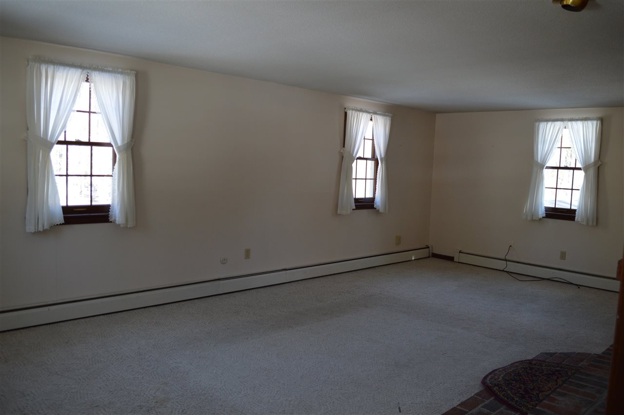 93 Robinson Road Bow, NH 03304 - Photo 11 of 33
