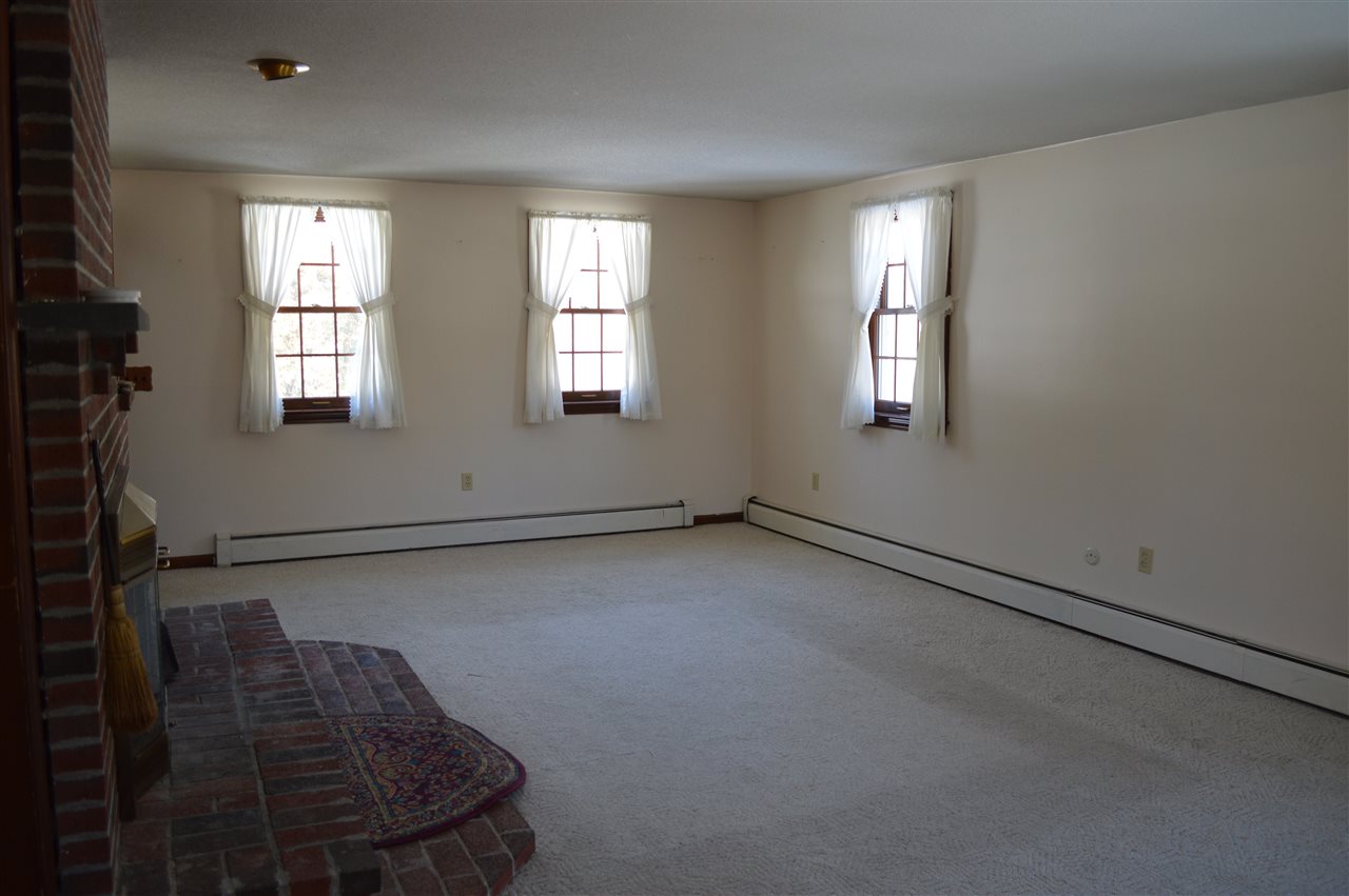 93 Robinson Road Bow, NH 03304 - Photo 12 of 33