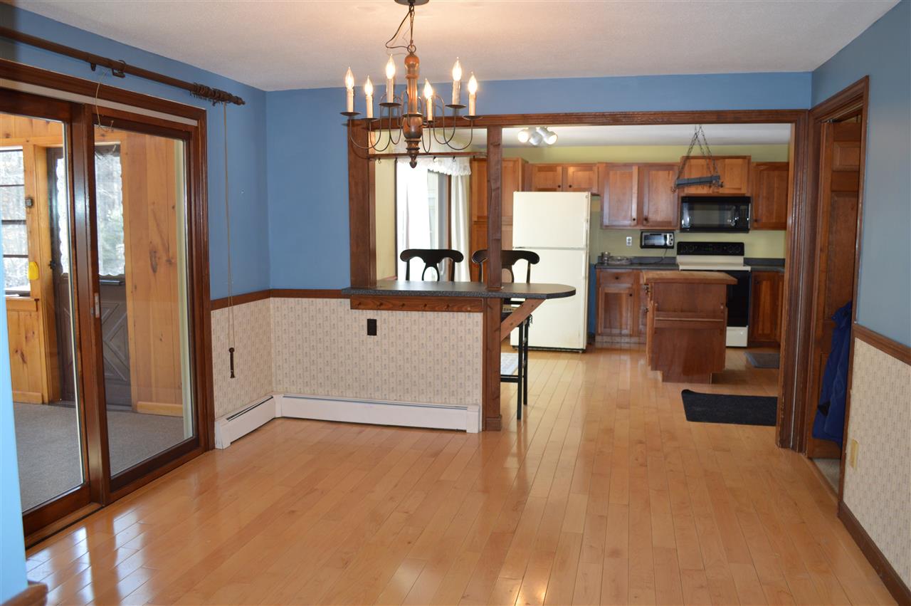 93 Robinson Road Bow, NH 03304 - Photo 3 of 33