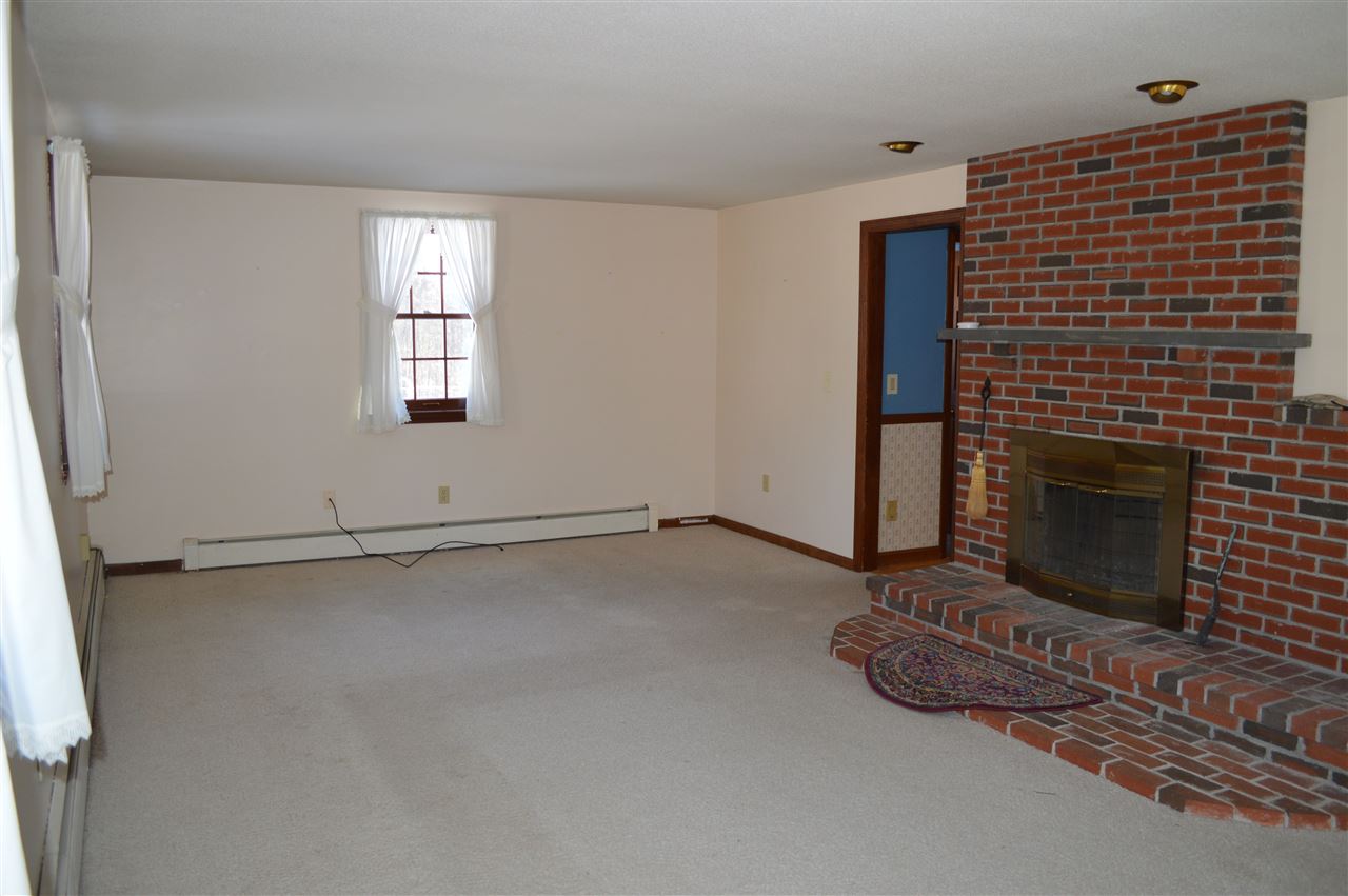 93 Robinson Road Bow, NH 03304 - Photo 10 of 33