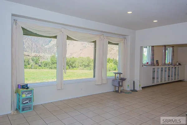 $1,398,000 | 18-20 Cherry Hill Lane, North Fork, ID 83466