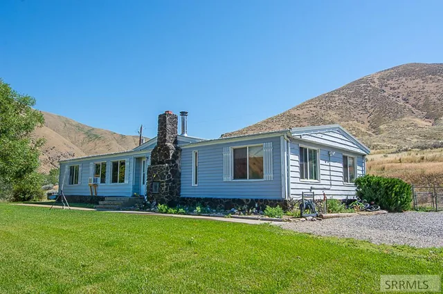 $1,398,000 | 18-20 Cherry Hill Lane, North Fork, ID 83466