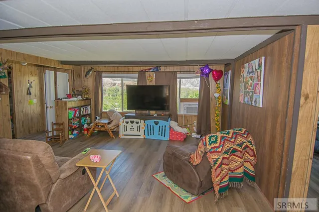 $1,398,000 | 18-20 Cherry Hill Lane, North Fork, ID 83466