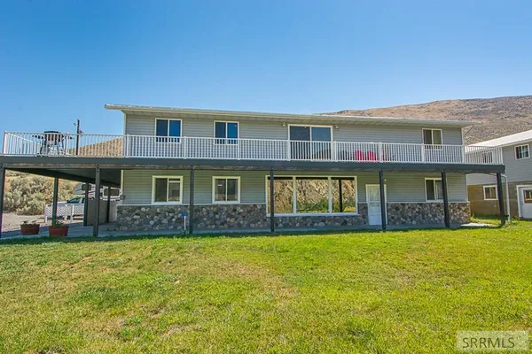 $1,398,000 | 18-20 Cherry Hill Lane, North Fork, ID 83466