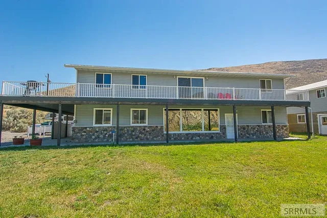 $1,398,000 | 18-20 Cherry Hill Lane, North Fork, ID 83466