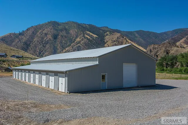 $1,398,000 | 18-20 Cherry Hill Lane, North Fork, ID 83466