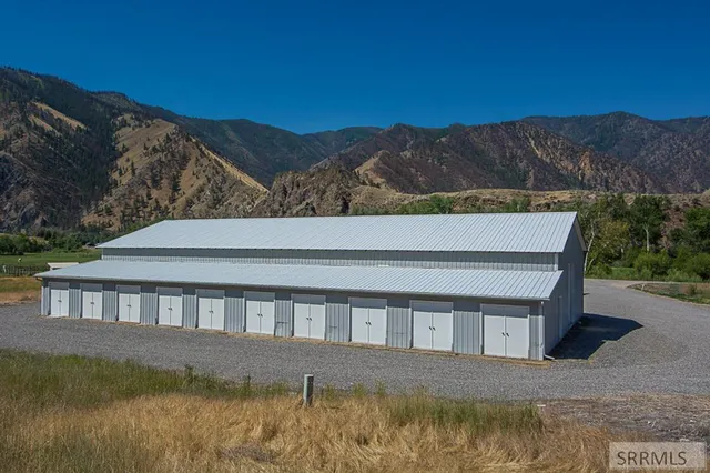 $1,398,000 | 18-20 Cherry Hill Lane, North Fork, ID 83466