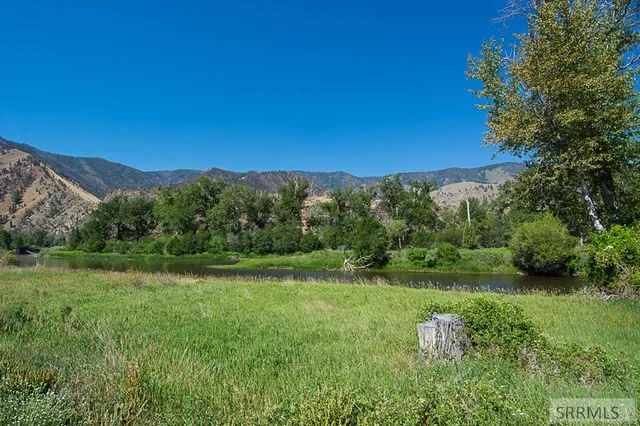 $1,398,000 | 18-20 Cherry Hill Lane, North Fork, ID 83466