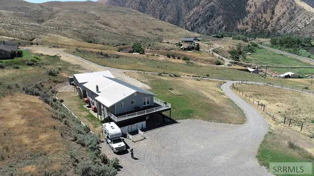 $1,398,000 | 18-20 Cherry Hill Lane, North Fork, ID 83466