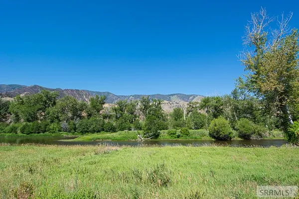 $1,398,000 | 18-20 Cherry Hill Lane, North Fork, ID 83466