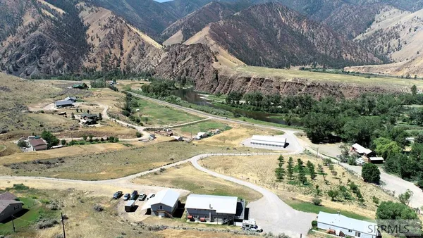 $1,398,000 | 18-20 Cherry Hill Lane, North Fork, ID 83466