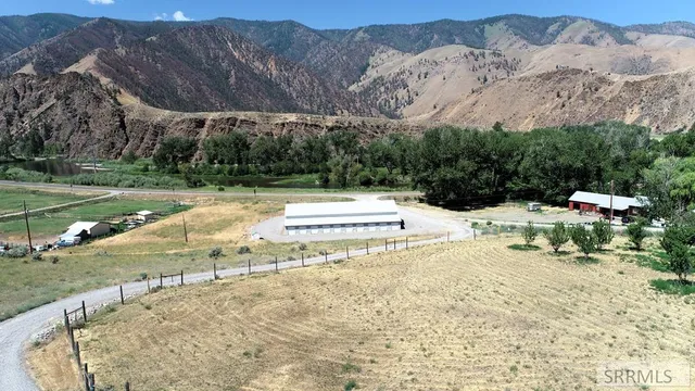 $1,398,000 | 18-20 Cherry Hill Lane, North Fork, ID 83466