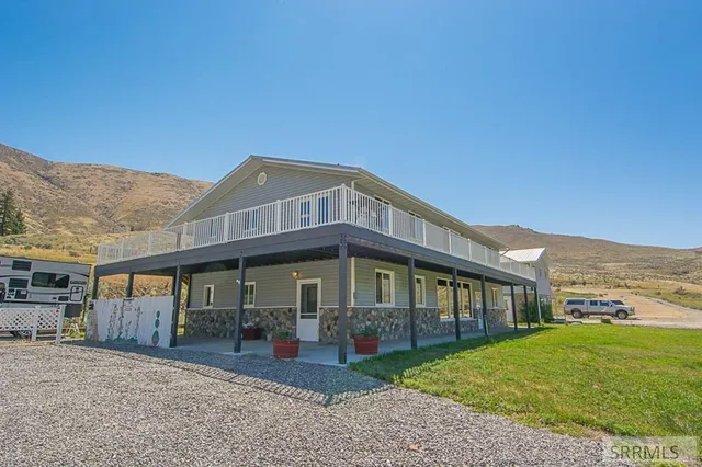 $1,398,000 | 18-20 Cherry Hill Lane, North Fork, ID 83466