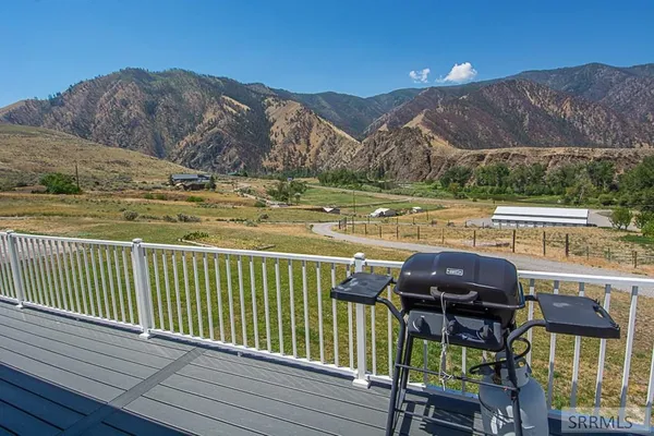 $1,398,000 | 18-20 Cherry Hill Lane, North Fork, ID 83466