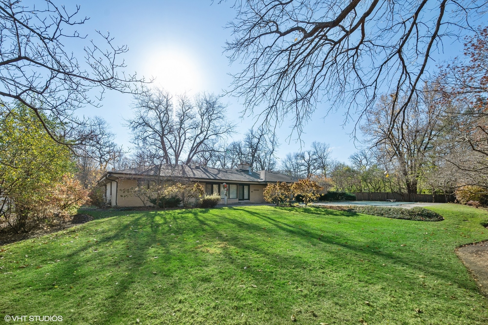 895 Tower Road Winnetka, IL 60093 - Photo 54 of 57 a view of a yard with large trees