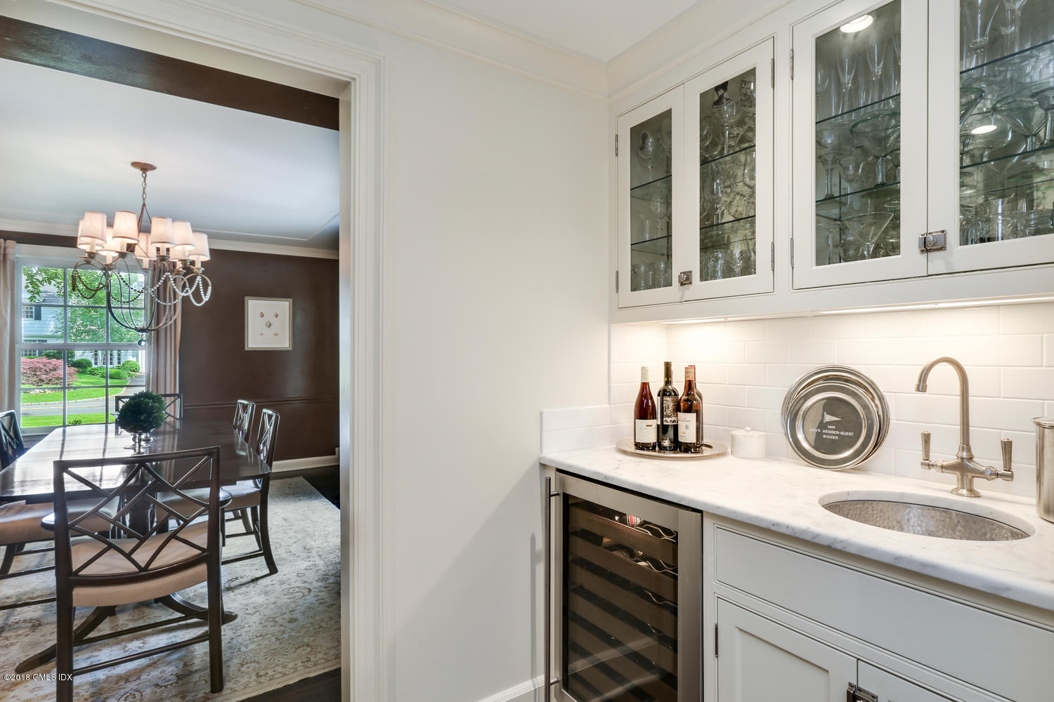 10 Owenoke Way Riverside, CT 06878 - Photo 10 of 35 Butler's Pantry with Wet Bar
