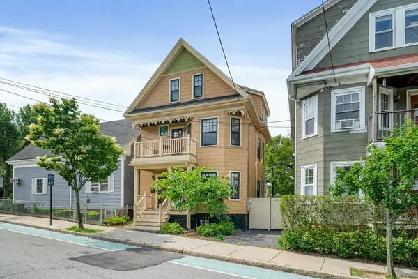 $950,000 | 292 Summer Street, Unit 1, Somerville, MA 02144